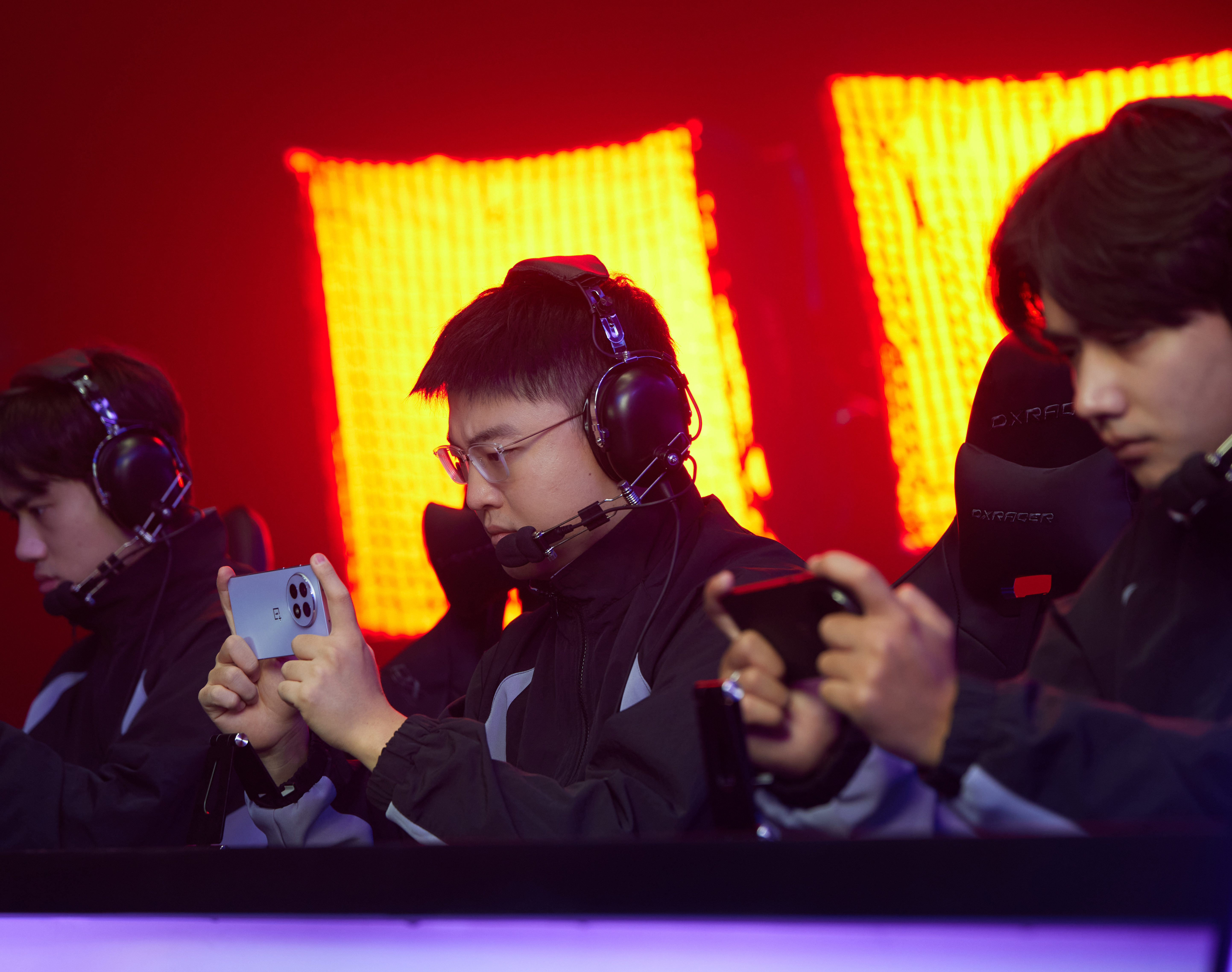 包含Uzi连续五场比赛得分超过爆冷，RNG不断突破！比赛高潮迭起的词条