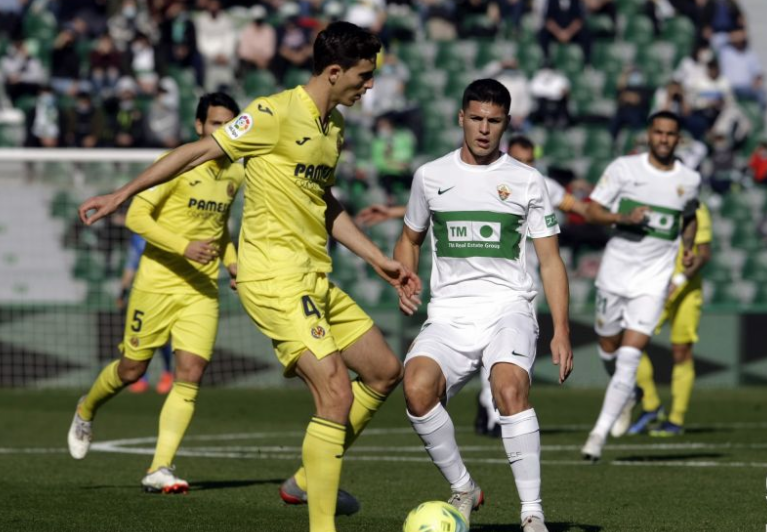 赛地聚焦：西甲集结日热度飙升；上海申花更衣室发声；话题不断；赛程密集仍需轮换的简单介绍