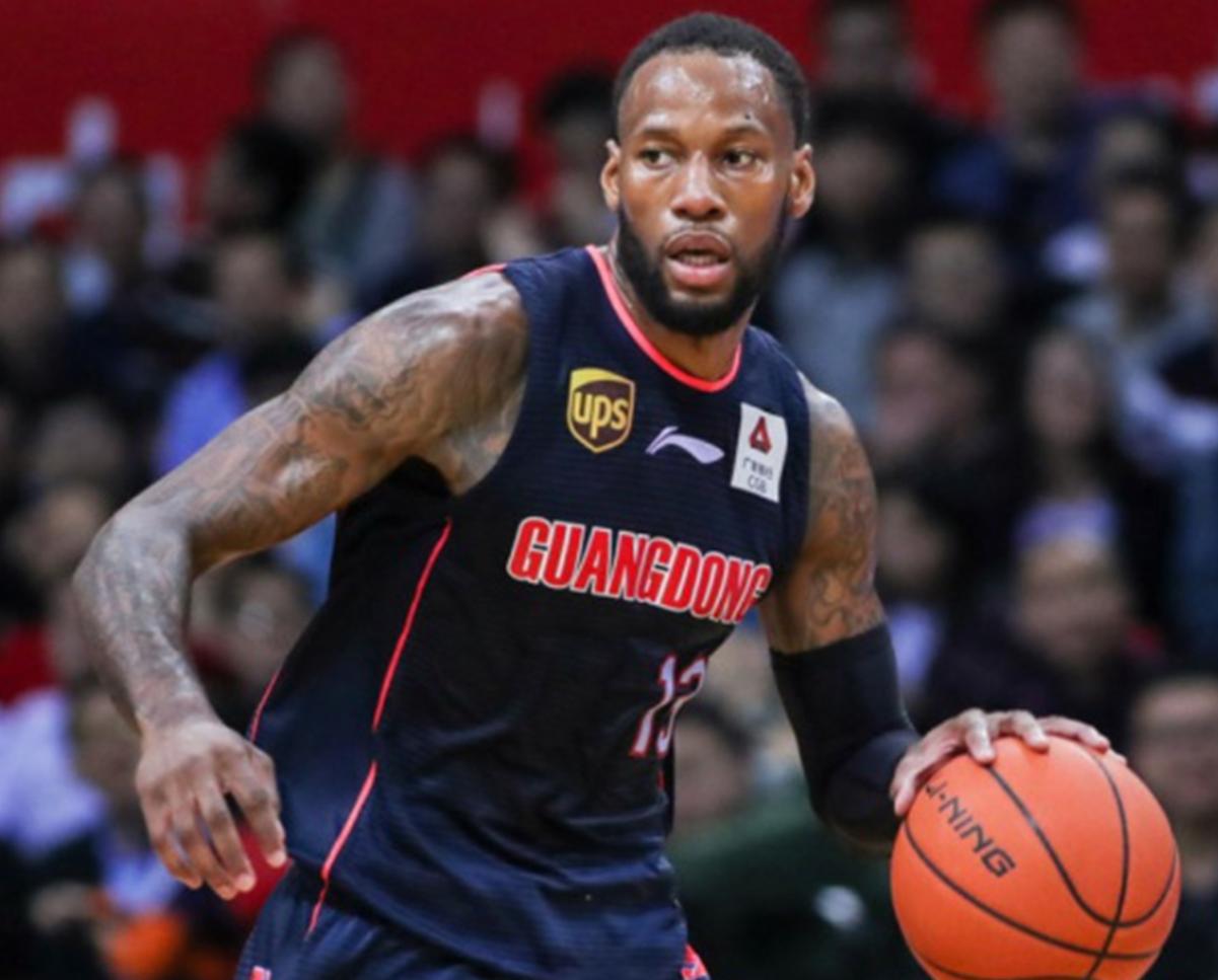 包含转折点！广东宏远再遭质疑，社区盾加时末段攻防权衡，管理层满意，控场能力受关注的词条