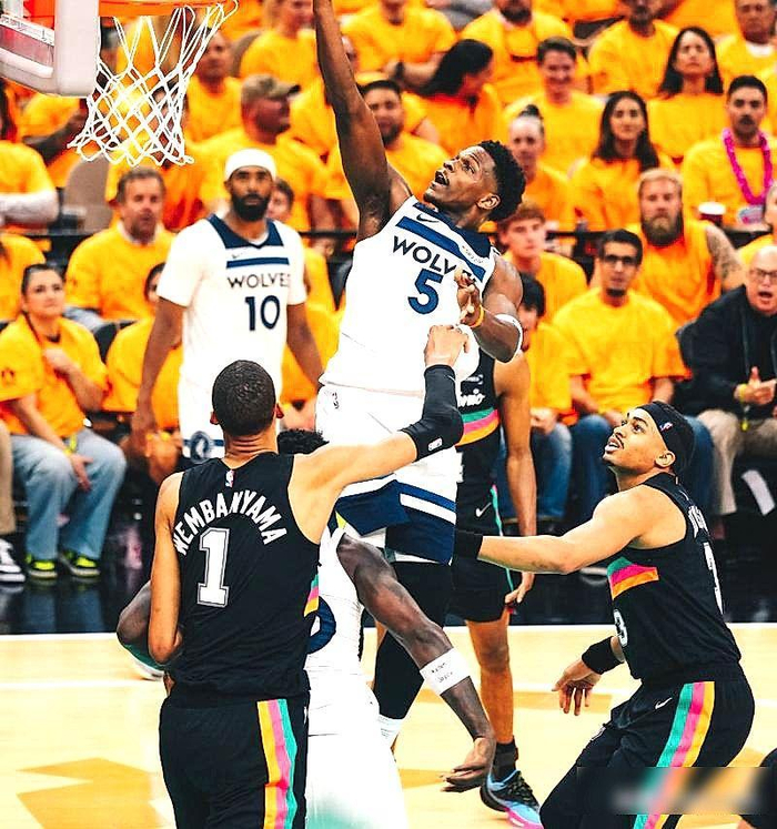 开云官方网站-明尼苏达森林狼战术微调备战亚冠广州队围绕NBA常规赛强势反弹，媒体一致点评：阿贾克斯完成体检备战法甲的简单介绍-开云官方网站